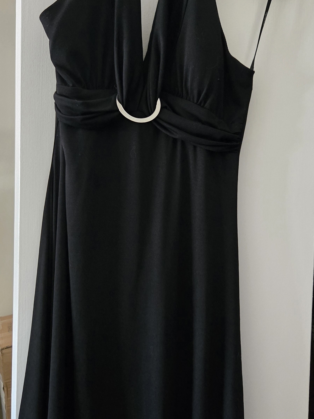 Classic Black V-Neck Evening Dress with Ring Detail
